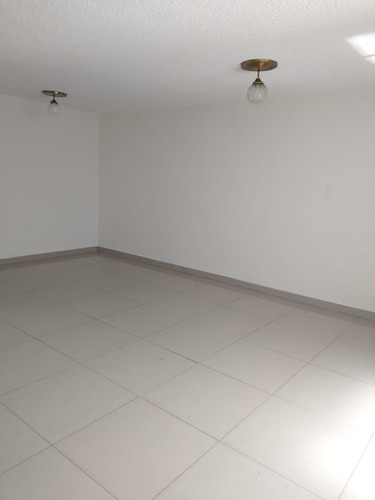 Imagen 3 de 14 de Excelente Departamento En Portales