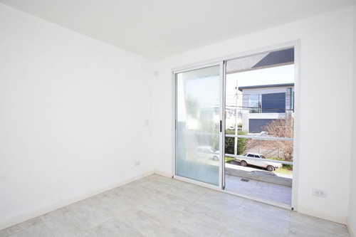 Dúplex En Venta - 2 Dormitorios 2 Baños - Pilar