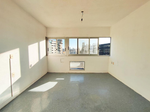 Venta De Oficina En Torre El Gaucho Piso 10 Luminosa!