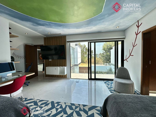 Casa En Venta De Lujo En Villa Verona Con Alberca