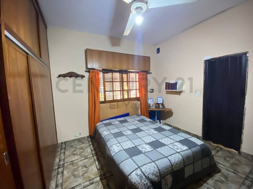 Imagen 29 de 30 de Venta Casa 5 Ambientes - Zona Avellaneda
