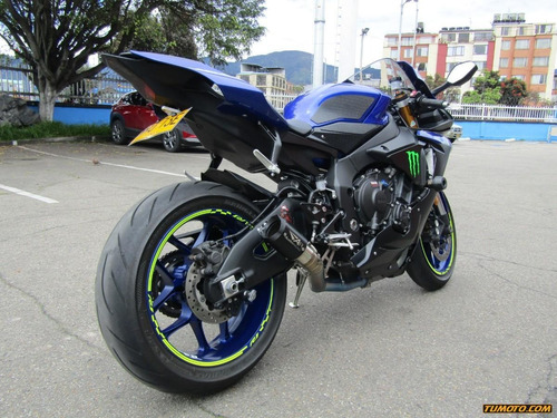 Yamaha R1