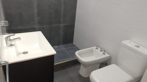 Imagen 6 de 14 de Casa Ph En Venta En Ramos Mejia Norte