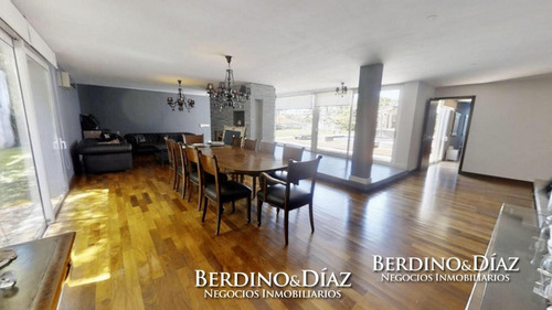 Espectacular Residencia Minimalista Con Amplio Parque A Metros De La Mansa- Ref: 539