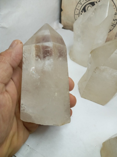0025 Se Vende Puntas De Cuarzo Cristal Tamaño Grande