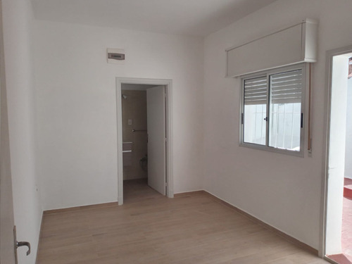 Apartamento En Alquiler De 1 Dormitorio, Terraza, Parrillero En Buceo