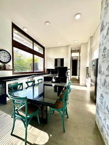 Valle Escondido Arq. G. Mardones: Lujo, Vistas Y Ambientes