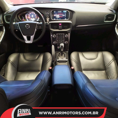Imagem 6 de 10 de Volvo V40 T-4 Momentum 2.0 Automático Completo