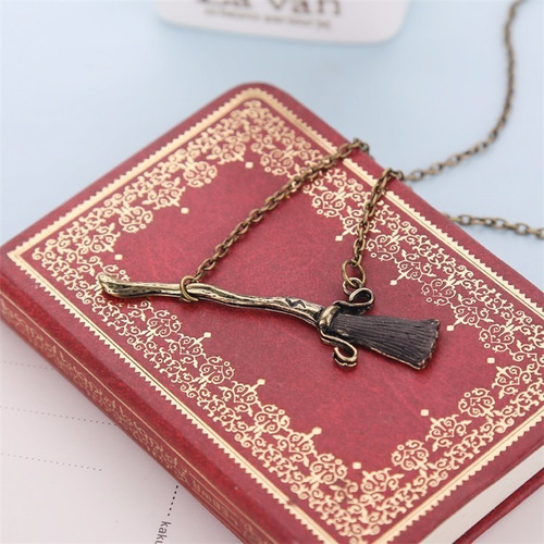Collar Nimbus 2000 De Harry Potter - Hogwarts - Quidditch