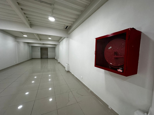 Local 2 Niveles, Manuel Montt 1095, 250m2 4 Baños, Nuevo