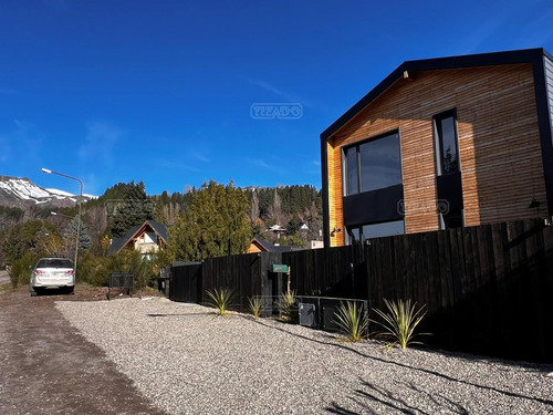 Casa Dúplex En Venta, Barrio Amancay, En San Martin De Los Andes