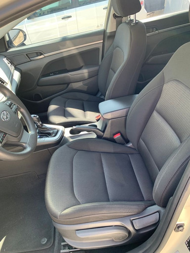 Imagen 6 de 14 de Hyundai Elantra 2018 2.0 Gls Premium At