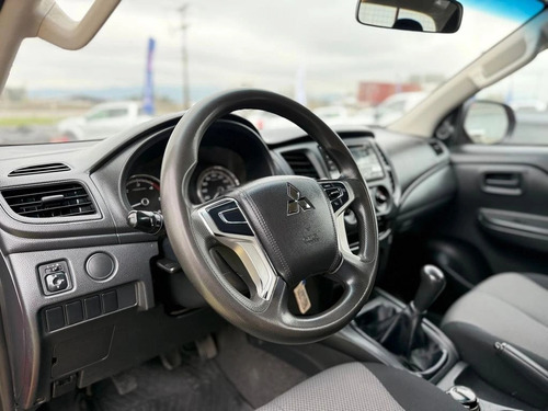 Mitsubishi L200 Katana D/C 2.4 TDI MT CRM 4X4