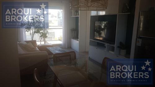 Imagen 10 de 30 de Apartamento De 2 Dormitorios En Venta En Centro Equipada Y Amoblada, Con Parrillero