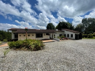 Venta Casa Campestre Via La Ceja Hacia  La Unión. La Alquería