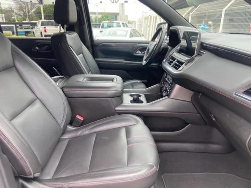 Chevrolet Suburban 5.3 Rst 4X4 At