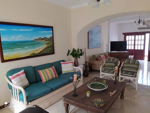 Imagen 8 de 20 de Lindo Townhouse Duplex En Playa El Angel Conjunto El Pueblo
