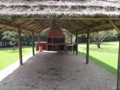 Venta Quinta 4 Ambientes Pileta Quincho Arboleda