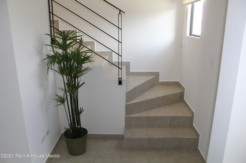 Imagen 10 de 14 de Casa En Venta El Mirador 3 Habitaciones Avh