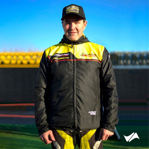 Imagen 2 de 4 de Campera Oficial Guri Martinez Tc 2022