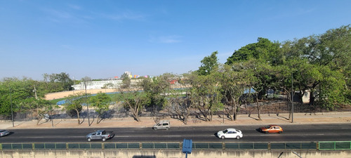 Edificio En Venta O Renta A Un Costado De La Unidad Deportiva De Av. Lazaro Cardenas