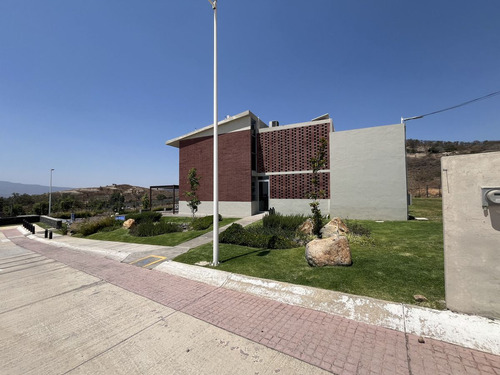 Casa Nueva En Renta En Coto Albazur En Santa Anita, Tlajomulco De Zuñiga.