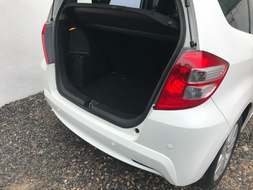 Imagen 12 de 18 de Honda Fit Ex Manual Año 2014 - Liv Motors