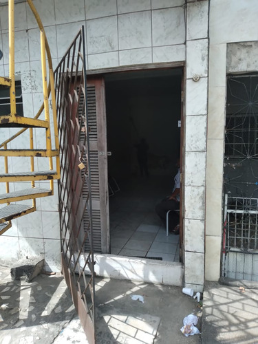 Casa Com 1 Quarto E Um Banheiro E 1 Sala