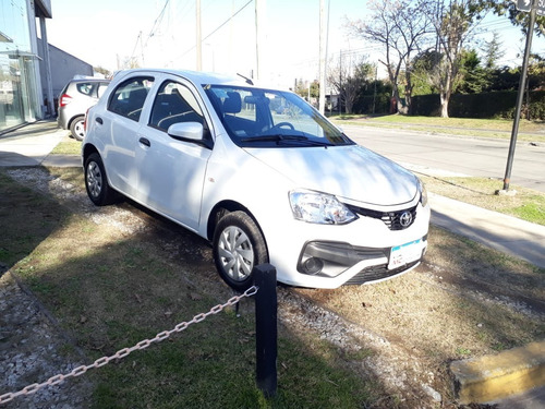 Imagen 2 de 9 de Toyota Etios Xs