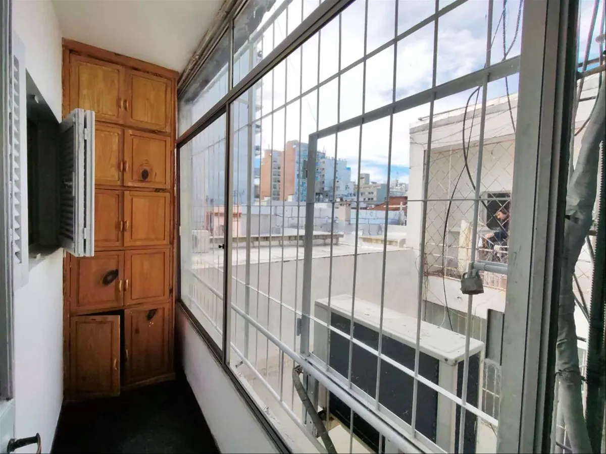 Alquiler Apartamento De 1 Dormitorio Y Terraza, Segundo Piso Por Escalera · Foto 3