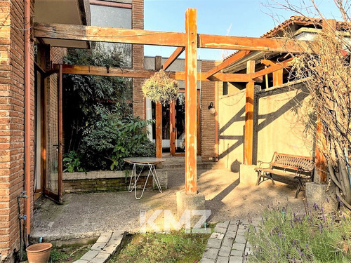 Casa En Venta De 4 Dormitorios En San Carlos De Apoquindo