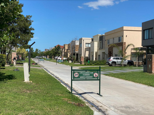 Pre Venta Nuevo Loteo En Brisas De Adrgoue