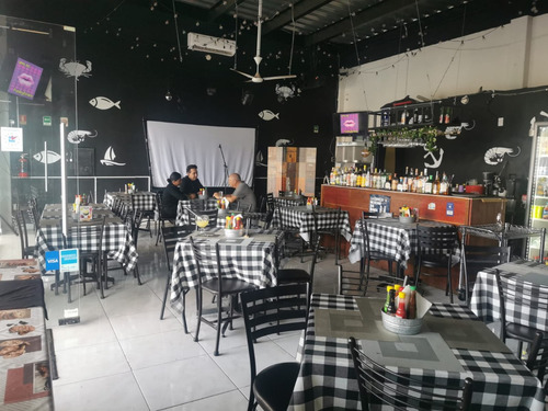 Traspaso Restaurante En Una Plaza
