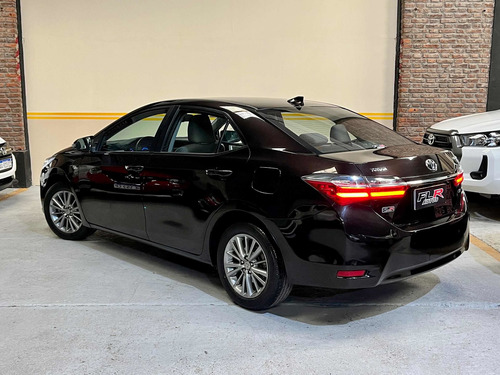 Imagen 5 de 17 de Toyota Corolla 2017 1.8 Xei Mt 140cv