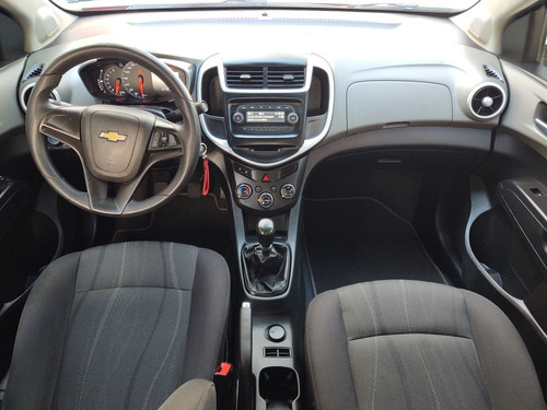 Imagen 7 de 15 de Chevrolet Sonic 2017 1.6 Lt Mt