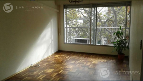Apartamento 2 Dormitorios, Proximo A Br Artigas Y 18 De Julio