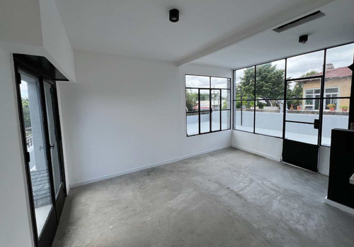 Casa 3 Amb Reciclada Con Terraza Y Quincho-permuta