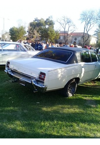 Ford Fairlane Ltd V8