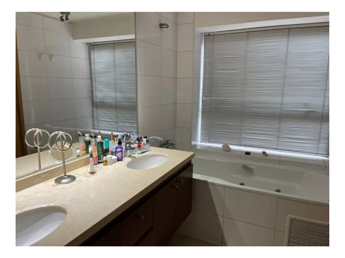 Depto En Venta De 4 Dorm En Las Condes / Rosario Norte