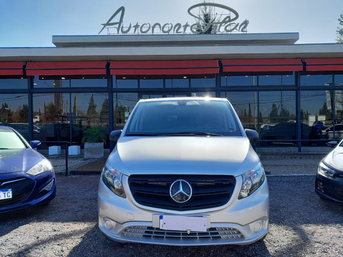Imagen 3 de 16 de Mercedes Benz Vito 111 Cdi Furgon Plus Aa 2021