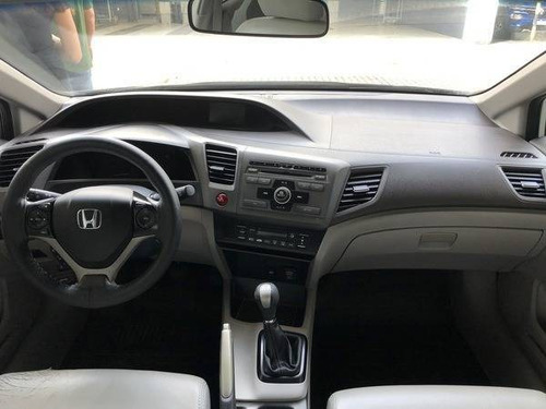 Imagem 6 de 10 de Honda Civic 1.8 Lxs 16v Flex 4p Manual