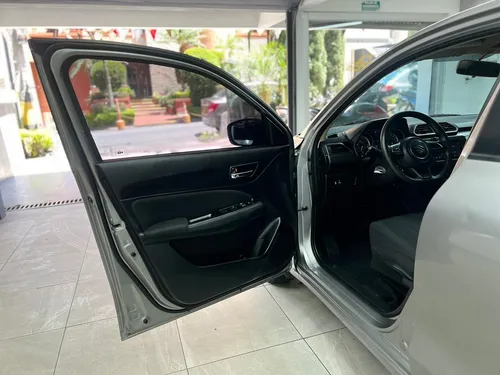 Suzuki Swift Dziere AT 2023