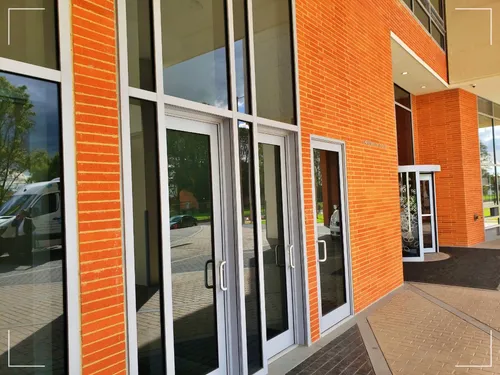 Alquiler De Local Para Atm Y Servicios Financieros En Torre Viva 26