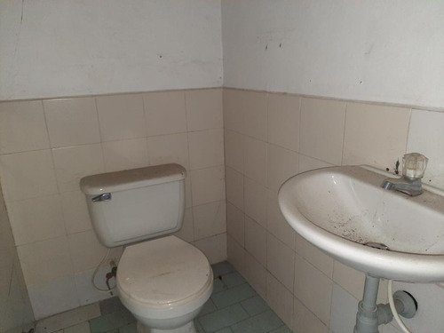 Imagen 6 de 17 de Casa En Arriendo En Girón Centro. Cod 97019