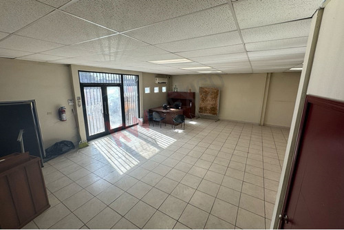 Terreno Con Edificio Comercial En Venta Ubicado En Centro Civico