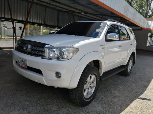 Toyota Fortuner 2010 4x4