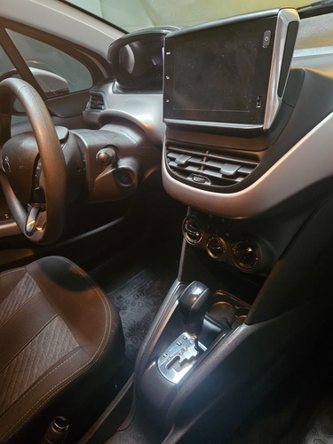Peugeot 208 1.6 Allure Tiptronic