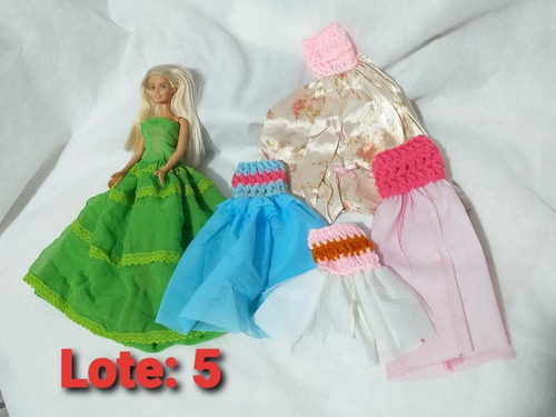 Vestido Muñeca Barbie Princesa O Similar Lote De 5 Vestidos (Usado)