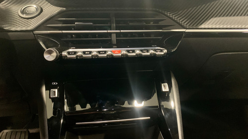 Peugeot 2008 1.0T Allure
