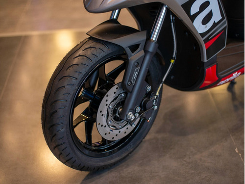 Imagen 12 de 25 de Scooter Aprilia Sr 160 Gris Financiación Disponible Usb Abs